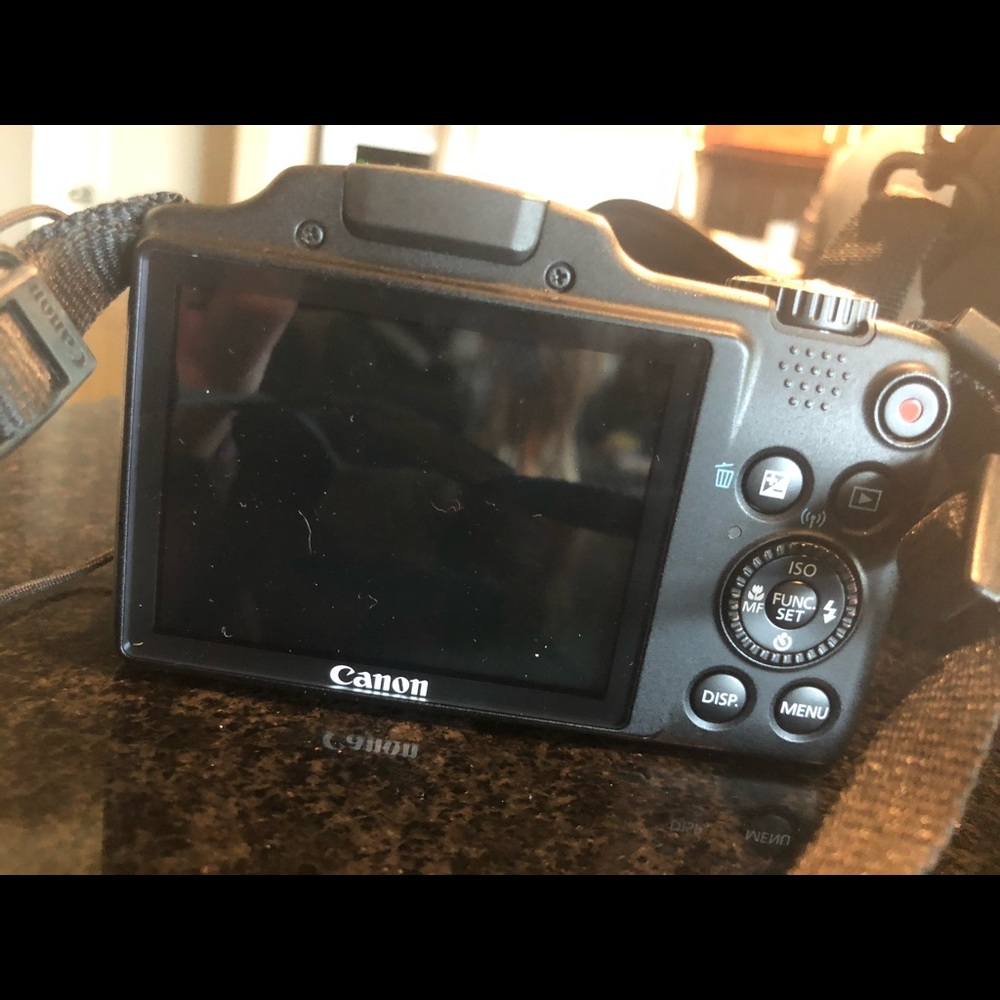 Cannon camera - Picture 3 of 5